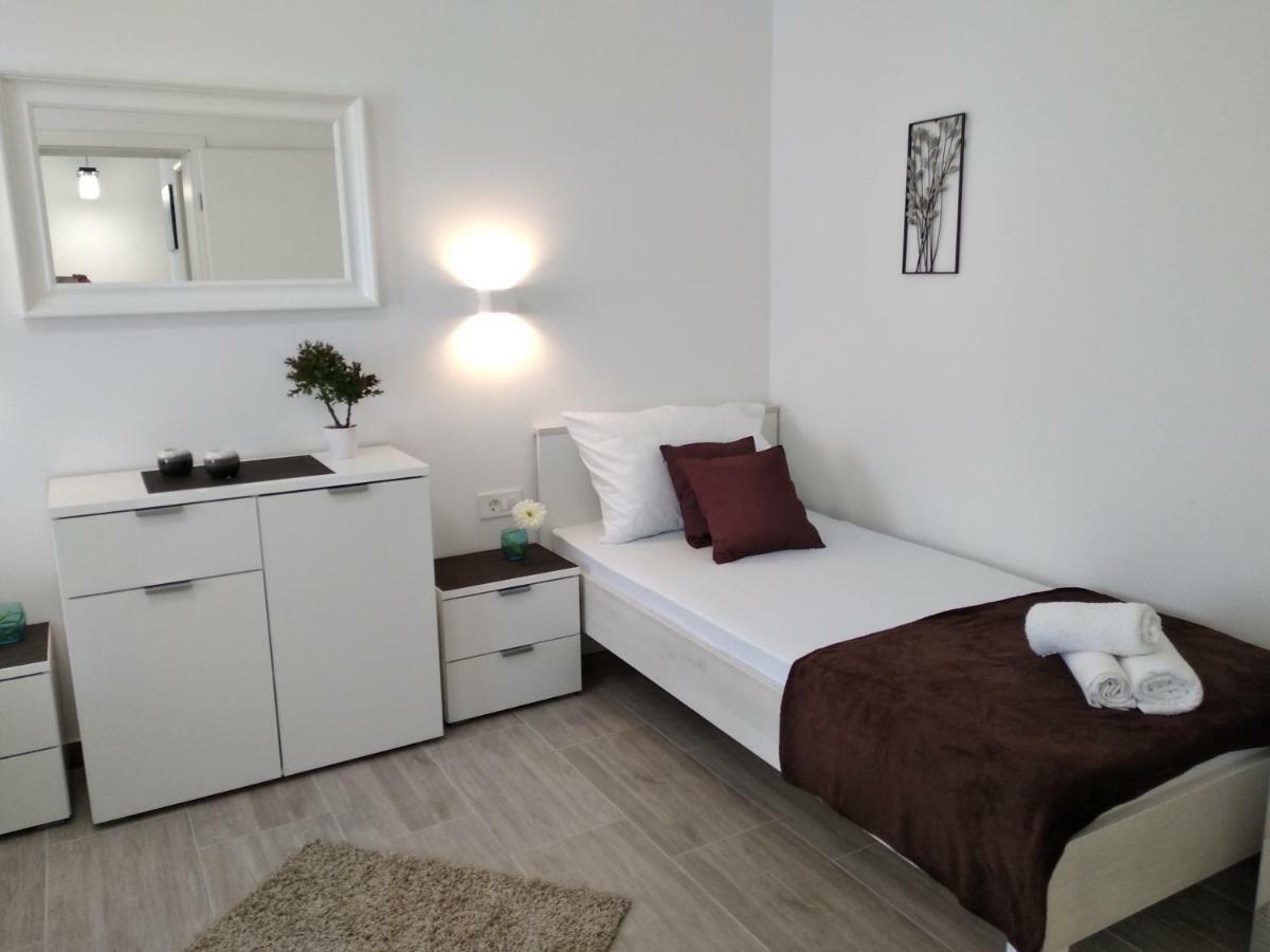 Apartment Nives In The City Center - Free Parking Сплит Экстерьер фото