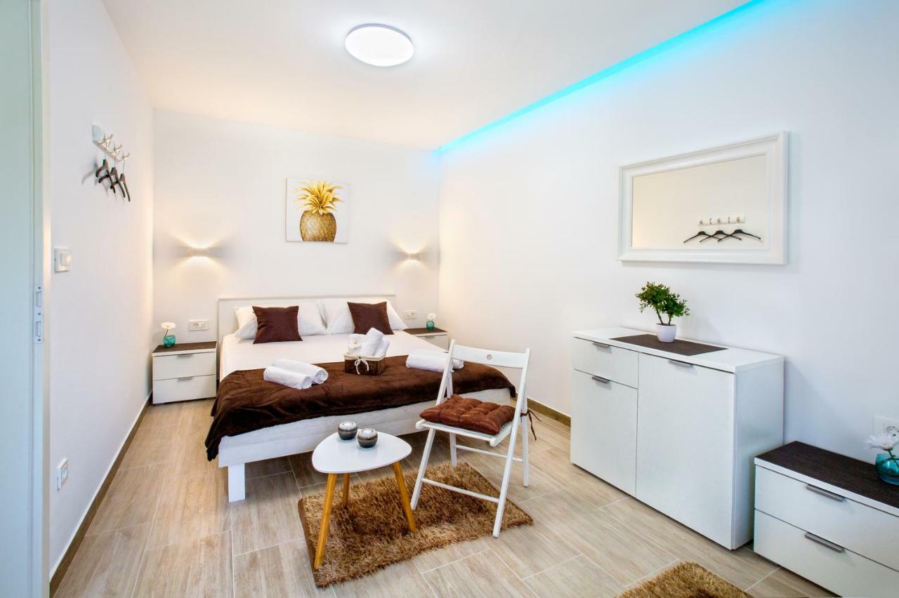 Apartment Nives In The City Center - Free Parking Сплит Экстерьер фото
